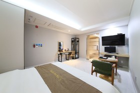 Dobong The Day Hotel