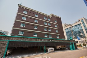 Doksan Hotel In Cafe