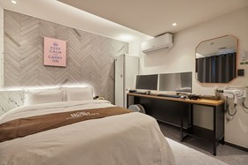 Doksan Hotel In Cafe