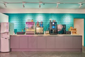 Doksan Hotel In Cafe