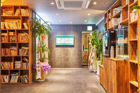 Doksan Hotel In Cafe