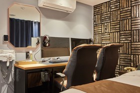 Doksan Hotel In Cafe