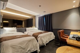 Doksan Hotel In Cafe