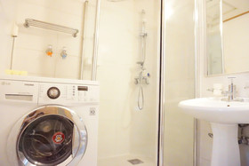 Donggyo-dong Paradisertel