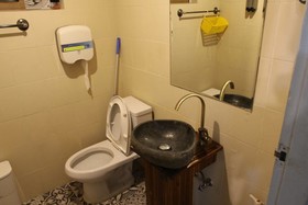 Dustin Guesthouse Hostel
