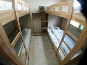 Dustin Guesthouse Hostel