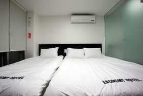 Ekonomy Hotel Myeongdong Premier