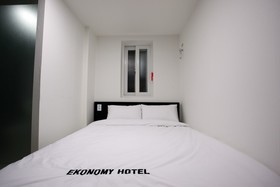 Ekonomy Hotel Myeongdong Premier