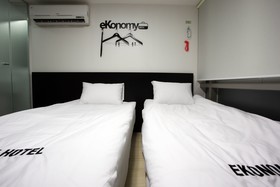 Ekonomy Hotel Myeongdong Premier