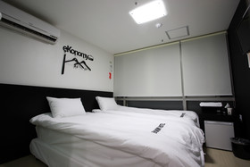 Ekonomy Hotel Myeongdong Premier