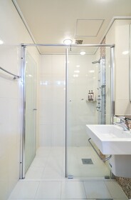 Gangnam Metro Platinum