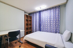 Gangnam Metro Platinum