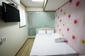 Goodstay Tomo Residence