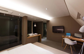 H Hotel