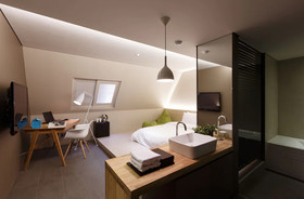H Hotel