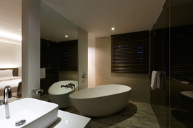 H Hotel