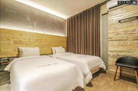 Hotel27