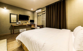 Hotel27