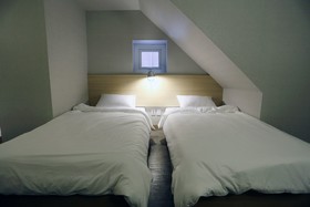 Hotel 8 Hours