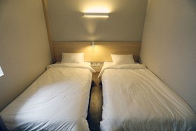 Hotel 8 Hours