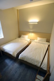 Hotel 8 Hours