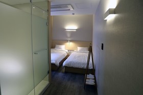 Hotel 8 Hours