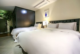 Hotel 9 in Dongdaemoon