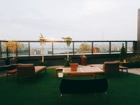 Hotel In 9
