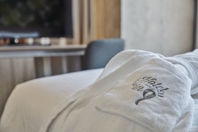 Hotel In 9