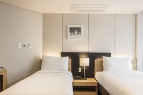The First Stay Hotel