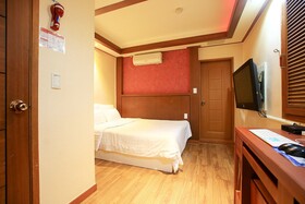 Hotel Plus