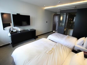 Hotel Rainbow II