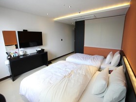 Hotel Rainbow II