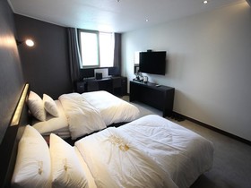 Hotel Rainbow II