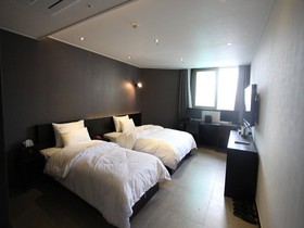 Hotel Rainbow II