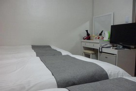 Hotel Sleepy Panda Stream Walk