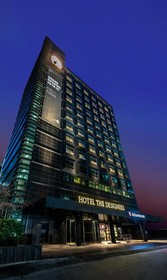 The Connoisseur Residence Hotel