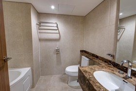 The Connoisseur Residence Hotel