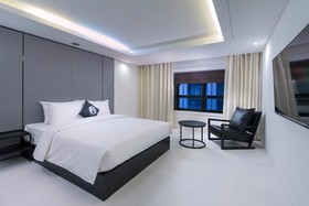 The Connoisseur Residence Hotel