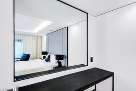 The Connoisseur Residence Hotel