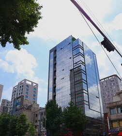 JD Tower Hotel