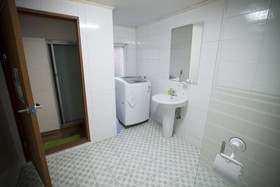 Jeong House