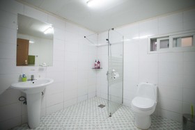 Jeong House