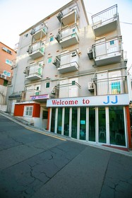 JJ Residence