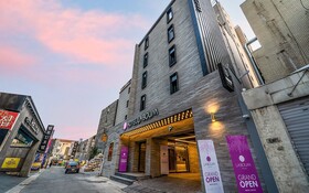 Jongno Hotel Laboum
