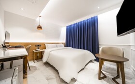 Jongno Hotel Laboum