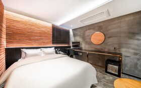 Jongno Hotel Laboum