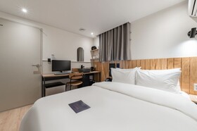 Just Stay Hotel Wangsimni Station