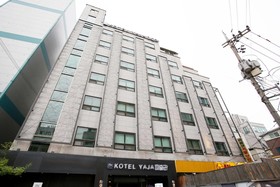 Kotel Yaja Sadang Station