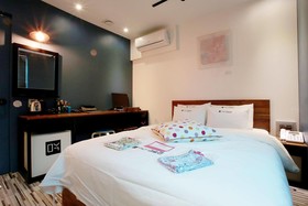 Kotel Yaja Sadang Station